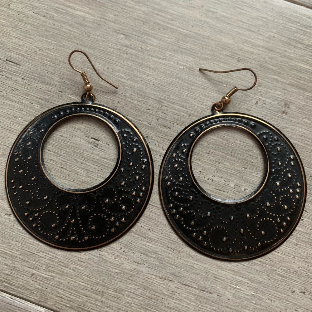 Dangle earrings